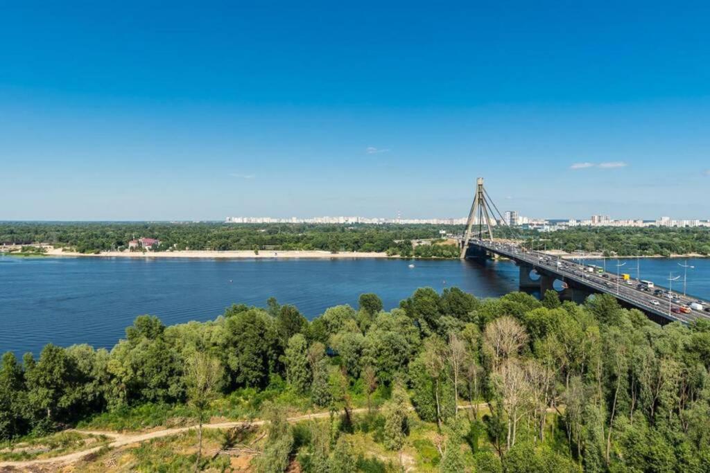 Apartments With Crazy Panoramic View Of The Dniepr Kyiv Exterior photo